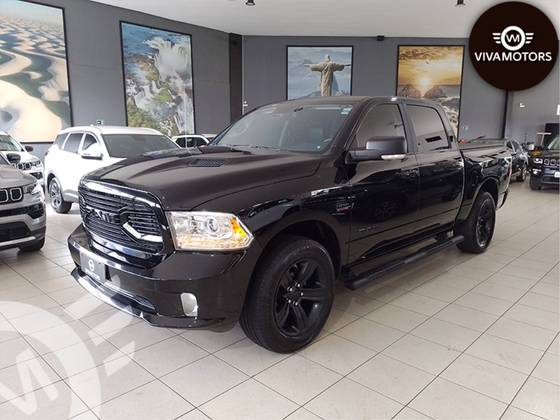 RAM CLASSIC 5.7 V8 GASOLINA LARAMIE NIGHT EDITION CD 4X4 AUTOMÁTICO